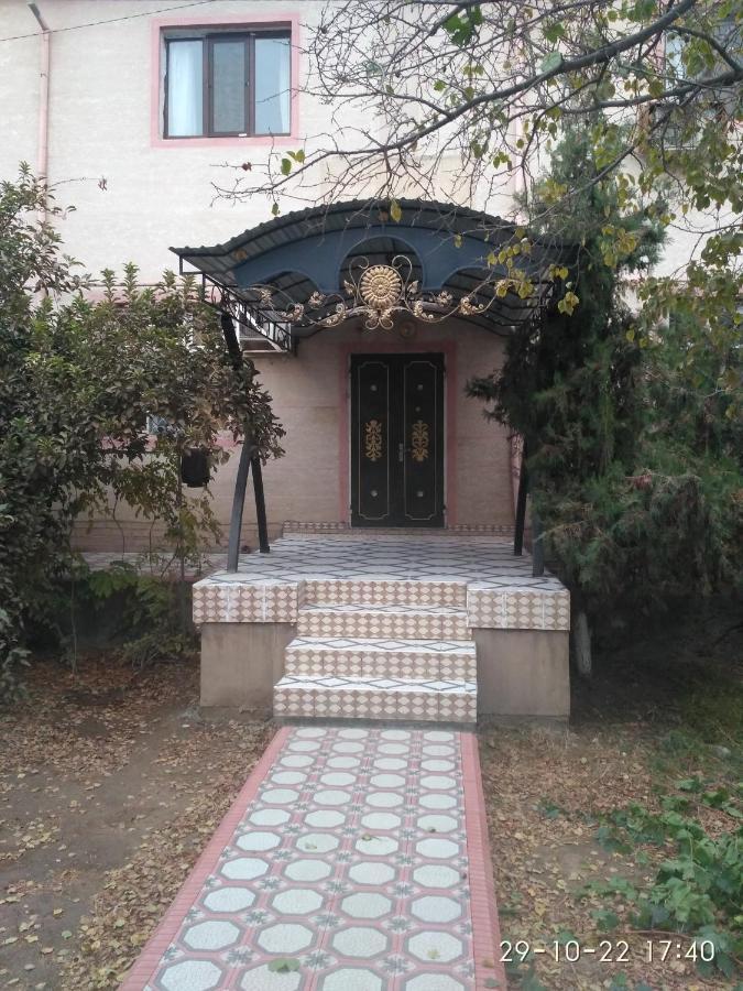 Western House Bed & Breakfast Qorowul Eksteriør bilde